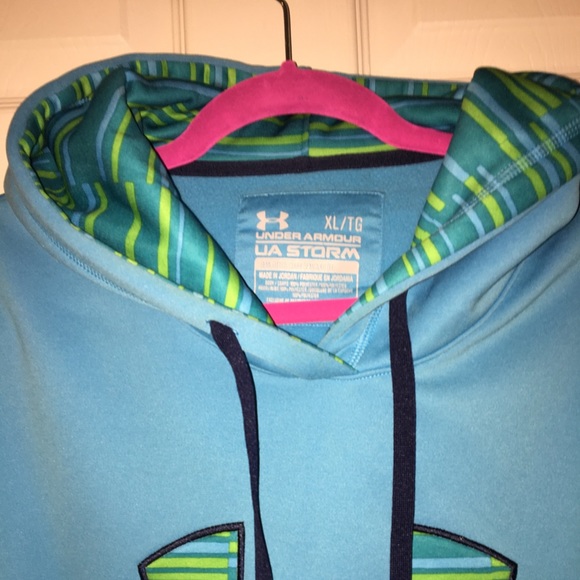 UNDER ARMOUR STORM PRE-LOVED AUTHENTIC WEATHERPROOF BLUE DESIGN HOODIE. - Picture 9 of 12